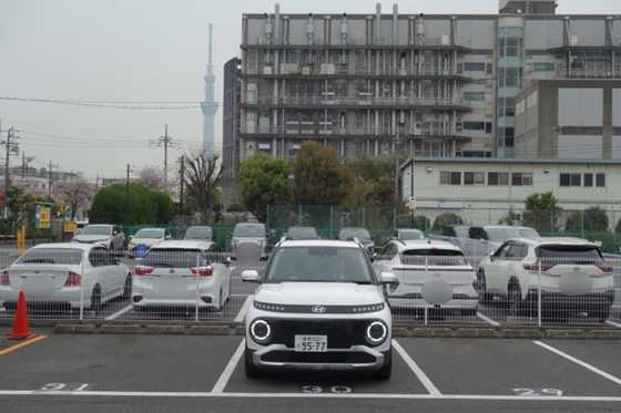 NCS南千住オフィスに停車しているINSTER