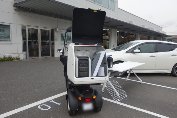 三輪電動バイク「ジャイロキャノピーe」