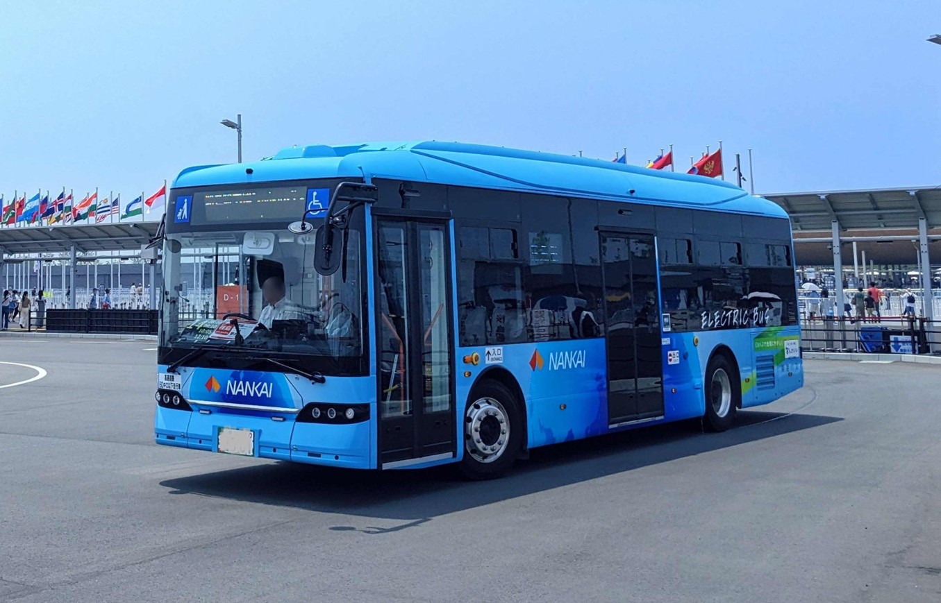 万博から出発するEVバス